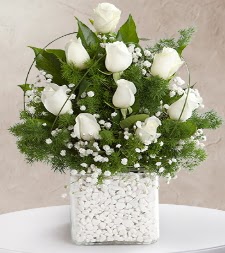 9 beyaz gül vazosu  Malatya çiçekçiler 