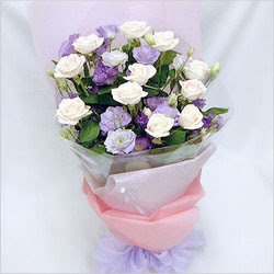  Malatya uluslararası çiçek gönderme  BEYAZ GÜLLER VE KIR ÇIÇEKLERIS BUKETI