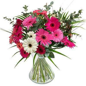 15 adet gerbera ve vazo çiçek tanzimi  Malatya çiçek online çiçek siparişi 