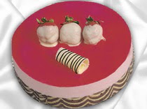 pasta siparisi 4 ile 6 kisilik yas pasta çilekli yaspasta  Malatya İnternetten çiçek siparişi 