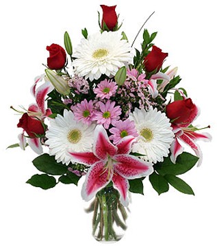  Malatya çiçek gönderme sitemiz güvenlidir  1 dal kazablanka 5 gül ve kırçiçeği vazosu