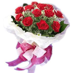  Malatya çiçekçiler  11 adet kırmızı güllerden buket modeli