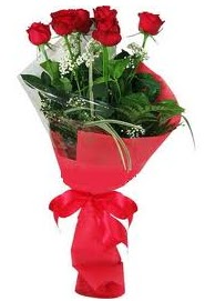 Çiçek yolla sitesinden 7 adet kırmızı gül  Malatya uluslararası çiçek gönderme 