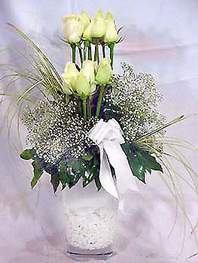  Malatya çiçek online çiçek siparişi  9 adet vazoda beyaz gül - sevdiklerinize çiçek seçimi