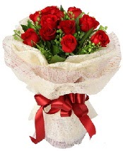 12 adet kırmızı gül buketi  Malatya yurtiçi ve yurtdışı çiçek siparişi 