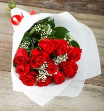 9 kırmızı gülden buket çiçeği  Malatya çiçek siparişi sitesi 